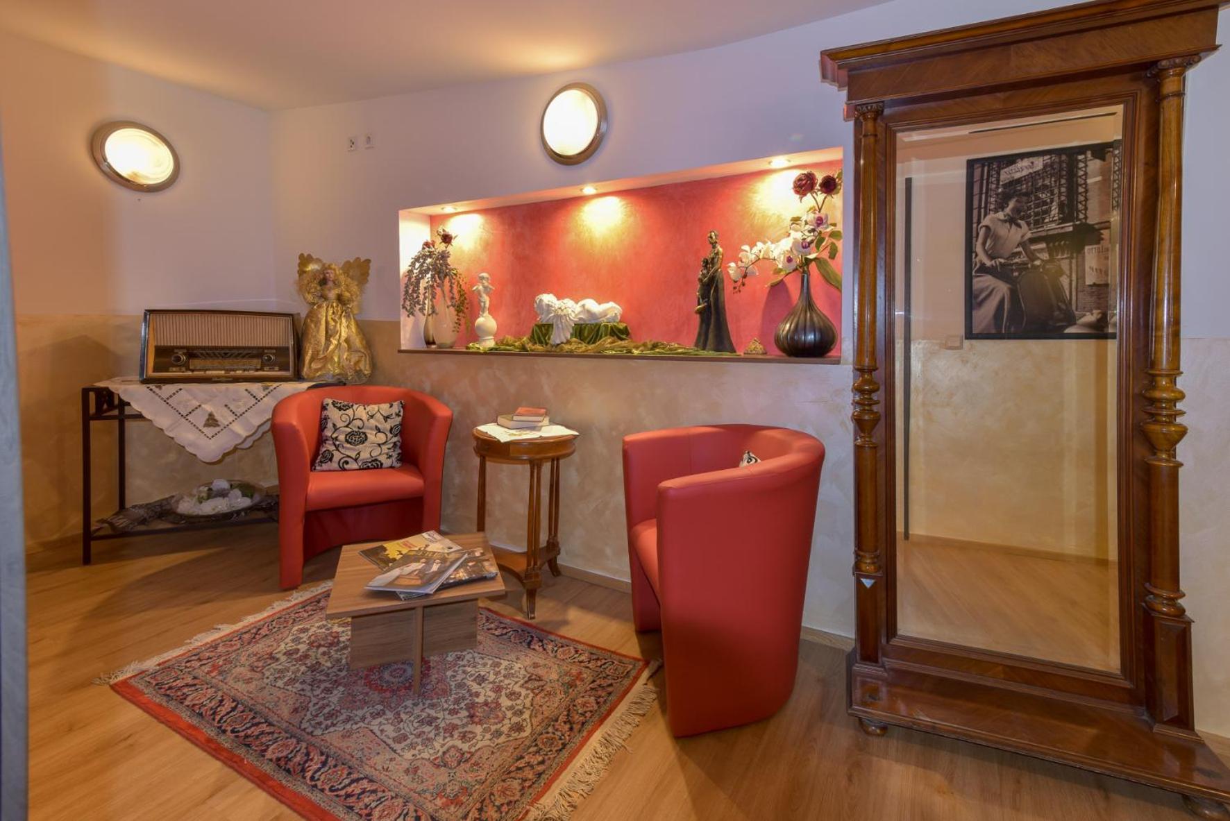 Hotel Ristorante Rostica Bad Urach Bagian luar foto