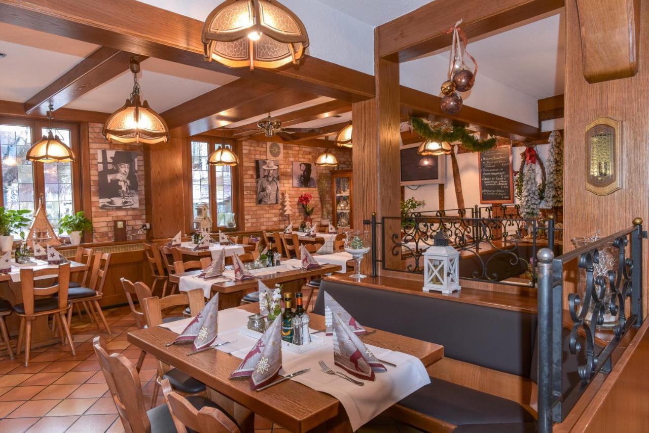 Hotel Ristorante Rostica Bad Urach Bagian luar foto